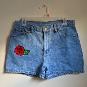 Embroidered Rose High Waisted Denim Shorts🥀